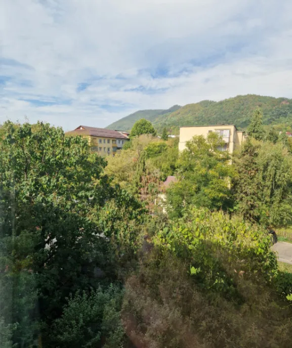 Apartament 3 camere - zona linistita aproape de Faculta