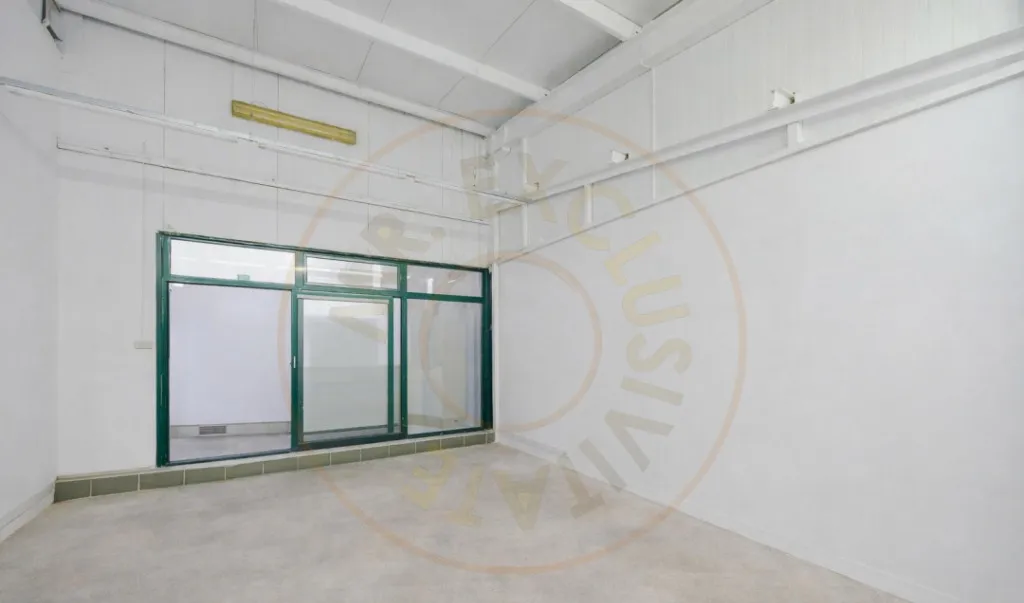 Hala Spatiu comercial Bradu - vizibilitate ridicata a