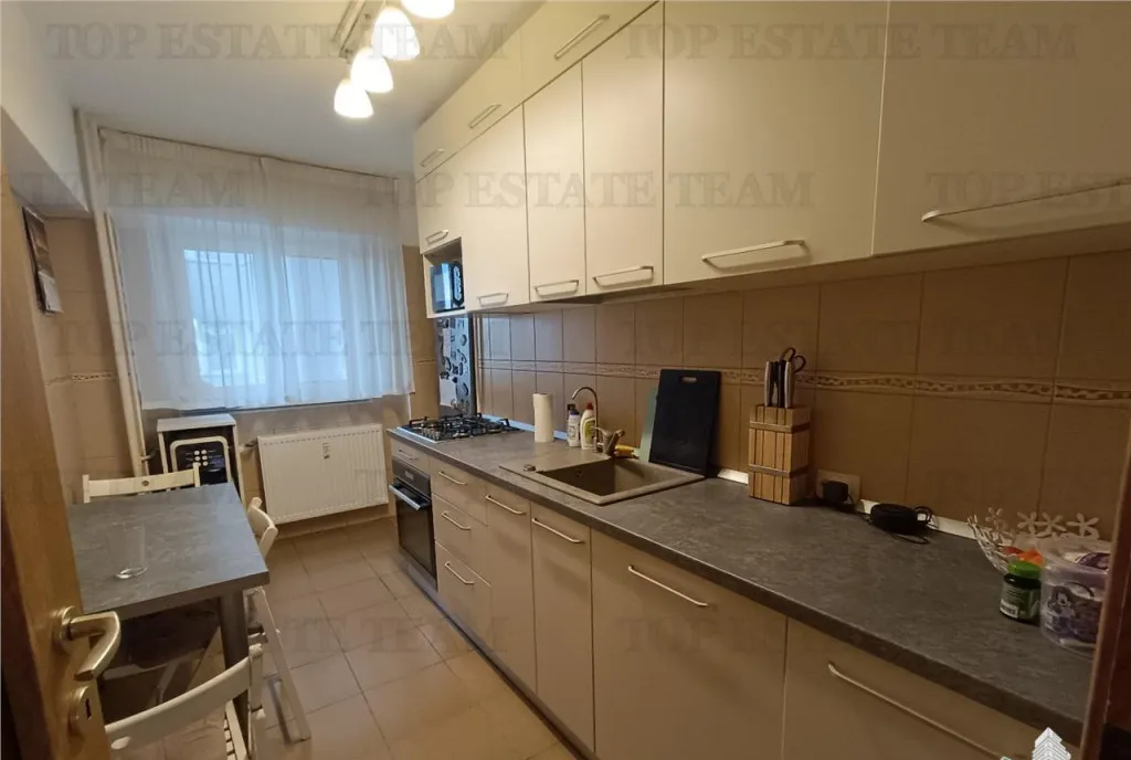 Apartament 4 camere Turda vedere spre parcul Regina Maria