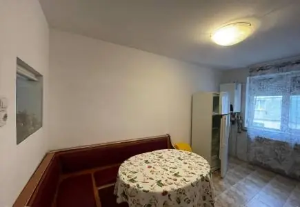 Apartament 2 camere strada Minerilor, centrală proprie + AC