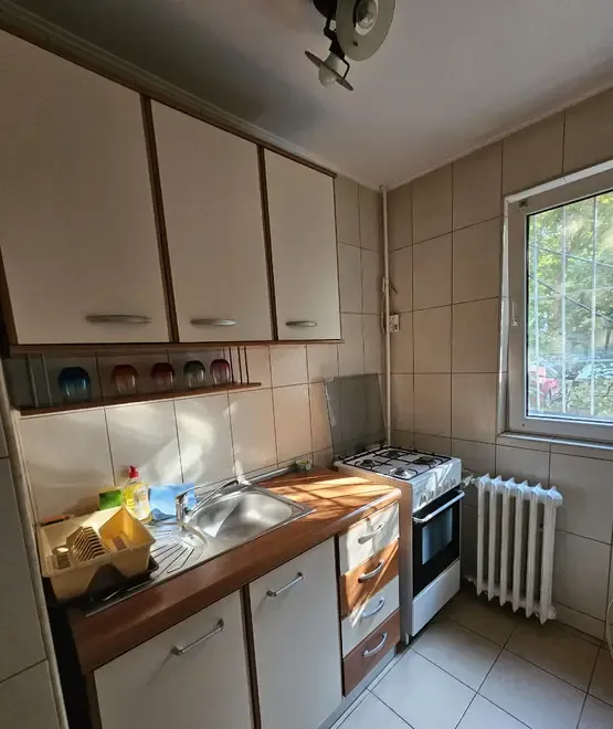 Inchiriez garsoniera Drumul Taberei - Favorit