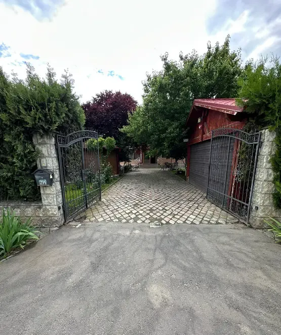 Casa De Vanzare Bulevardul 1 MAI