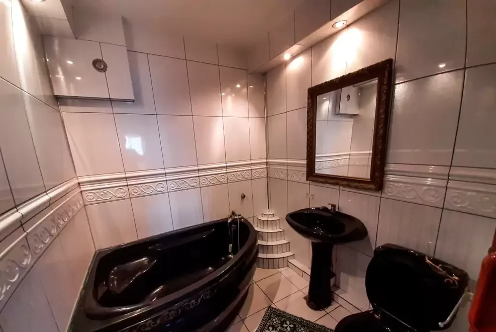 Inchiriez ap 2 cam metrou Brancoveanu