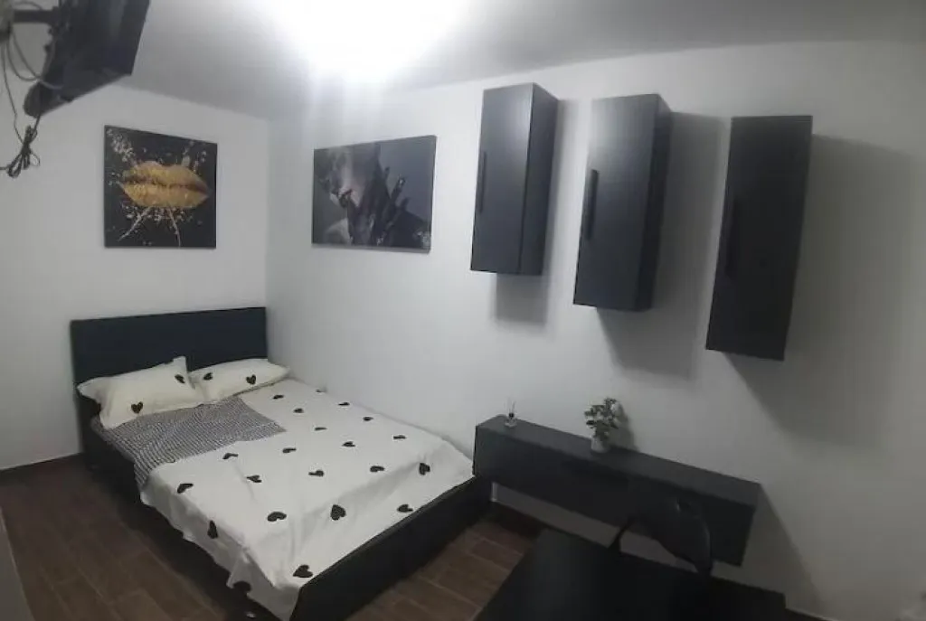 Brancoveanu metrou si parc micuta cocheta