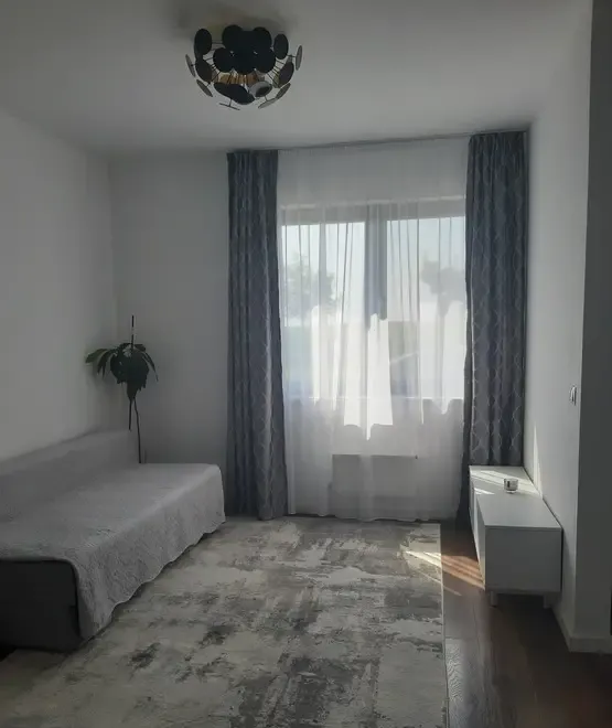 Casa de vanzare in Complexul Riverside Residence