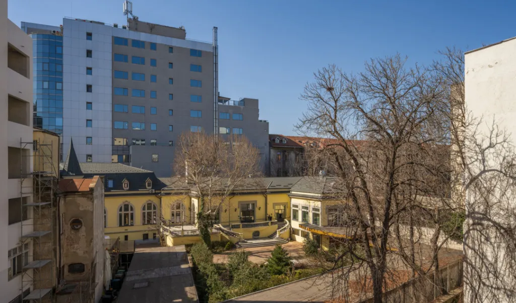 Garsoniera plina de lumina Stirbei Voda Sala Palatul
