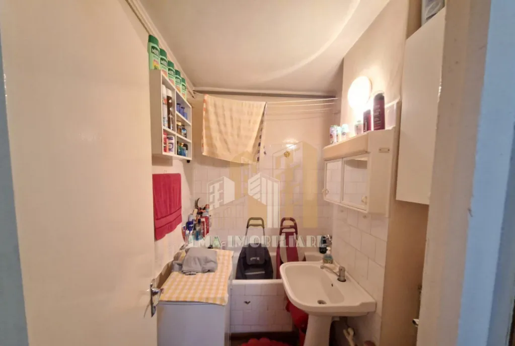 Garsoniera Tractorul Brasov 13 Decembrie