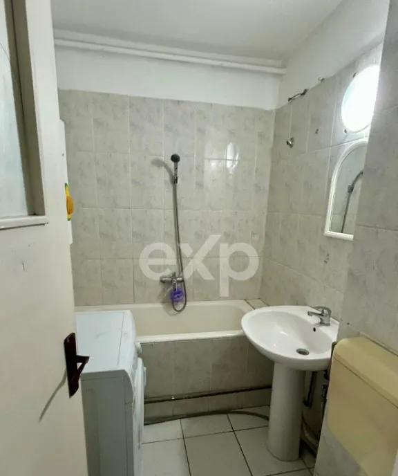 Garsoniera de inchiriat - Garii / Tractorul 270 Euro