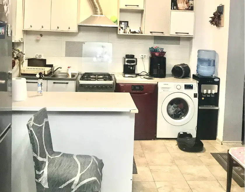 VAND APARTAMENT 3 camere cu LOC DE PARCARE