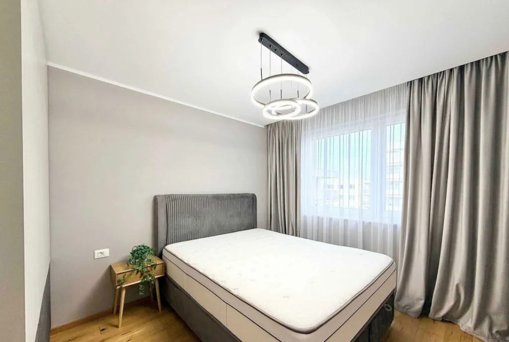 Apartament de 3 camere Urban Plaza