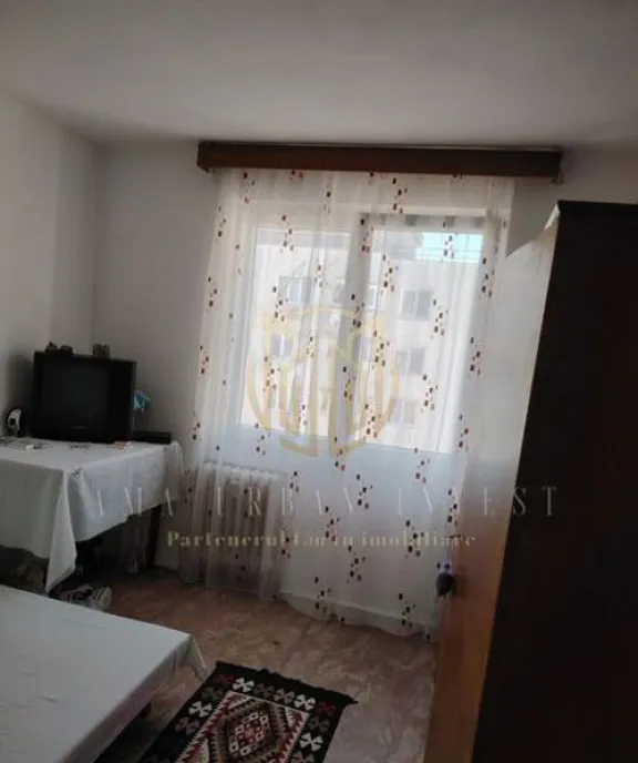 3 Camere Decomandat Metrou 1 Decembrie Bloc Reabilitat