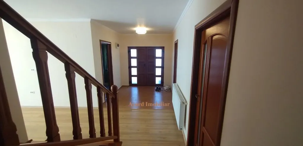 Apartament 3 camere decomandat zona centrala