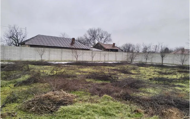 Teren intravilan 1310 mp stradal constructie demolabila Meri- Draganesti