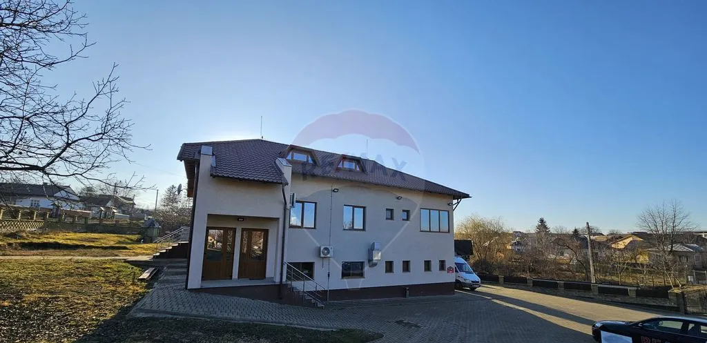 Complex comercial cofetarie patiserie pitzerie Udesti