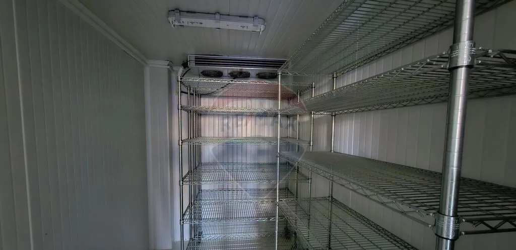 Complex comercial cofetarie patiserie pitzerie Udesti