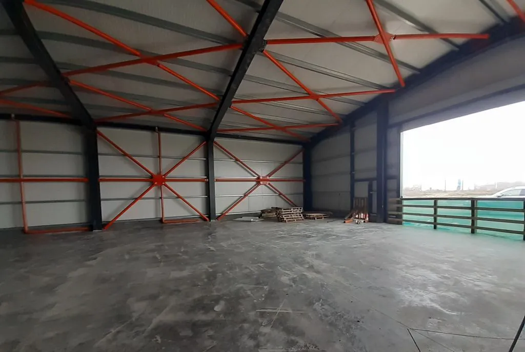 Hala noua in zona Drumul Intre Tarlale