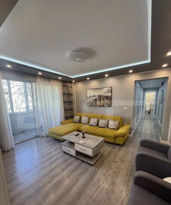 Apartament modern cu 4 camere 77 mp etaj intermediar zona