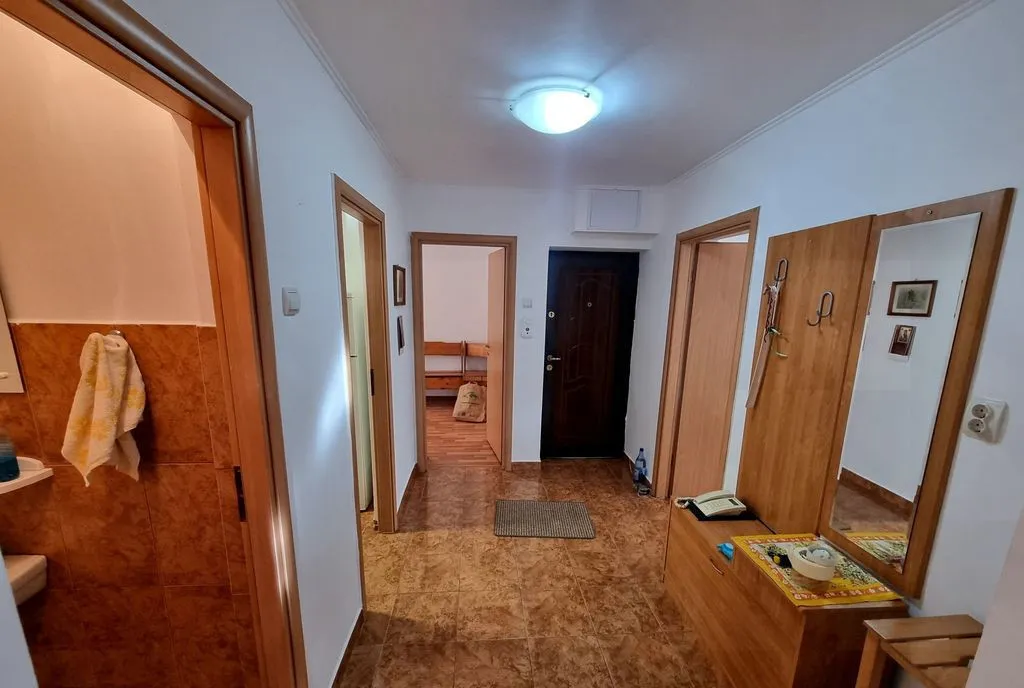 Ultracentral liceul Pedagogic apartament 4 camere decoma