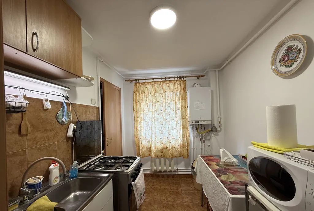 Ultracentral liceul Pedagogic apartament 4 camere decoma