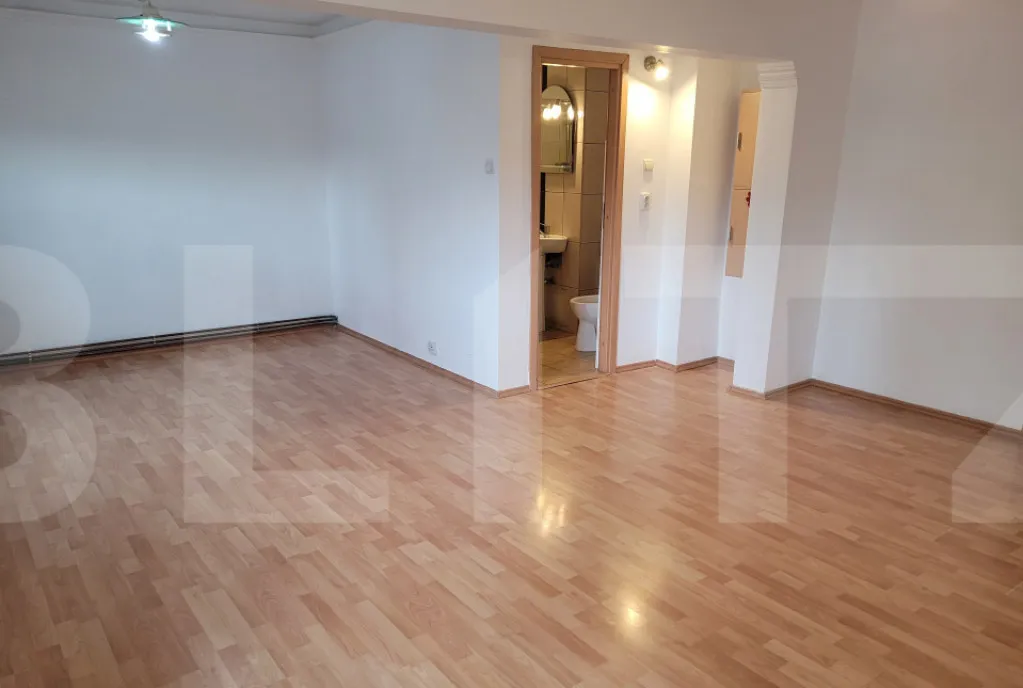 Apartament 4 camere 100 mp zona Podgoria Micalaca