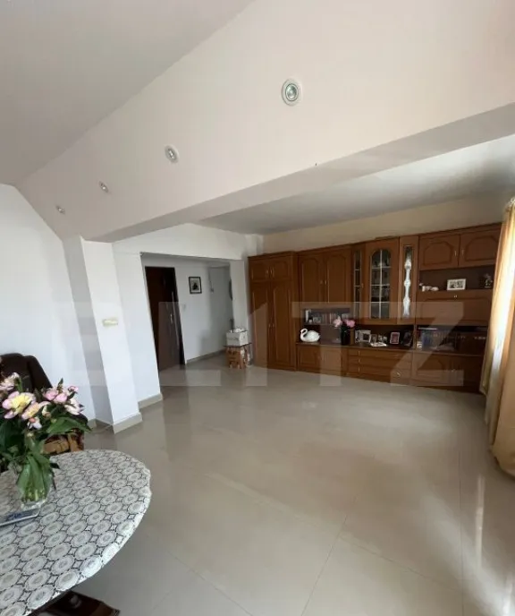 Apartament cu 4 camere Campia Turzii zona Centrala