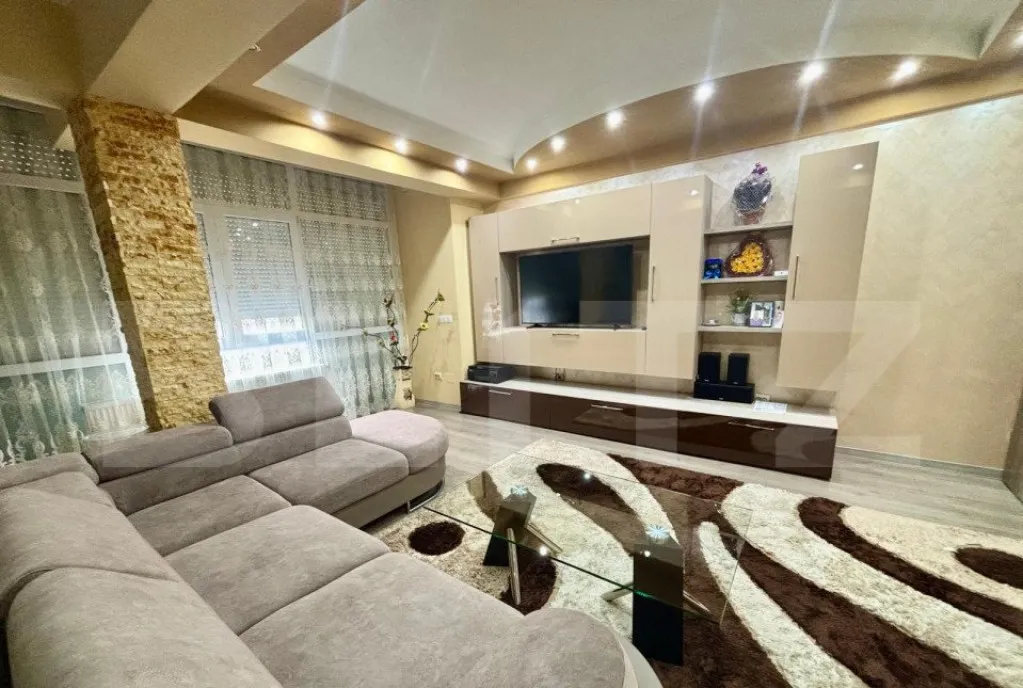 Apartamen 2 camere deco 67mp decomandat intermediar zona