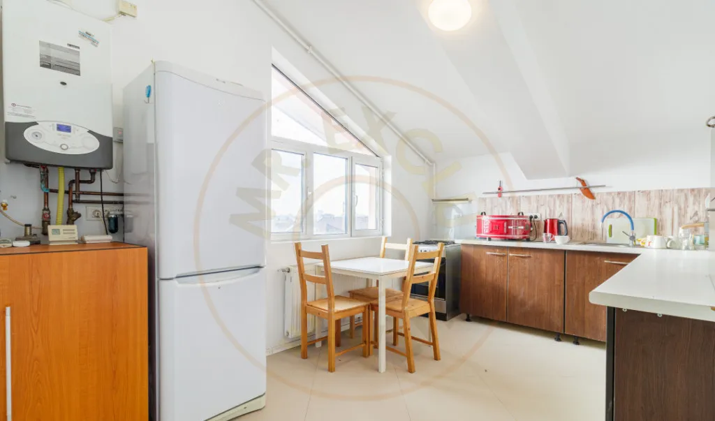 Apartament 3 camere Mansarda inalta 122 mp Voluntari