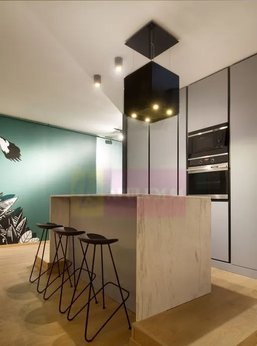 Apartament cu 3 camere balcon si loc de parcare in gara