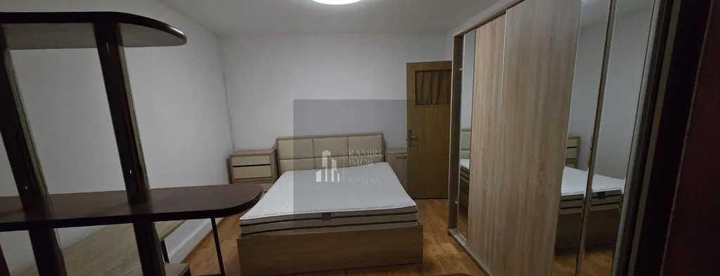 Apartament 3 camere aparatorii patriei/moldovita centra