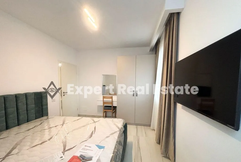 Apartament 3 camere prima inchiriere curte 100 mp