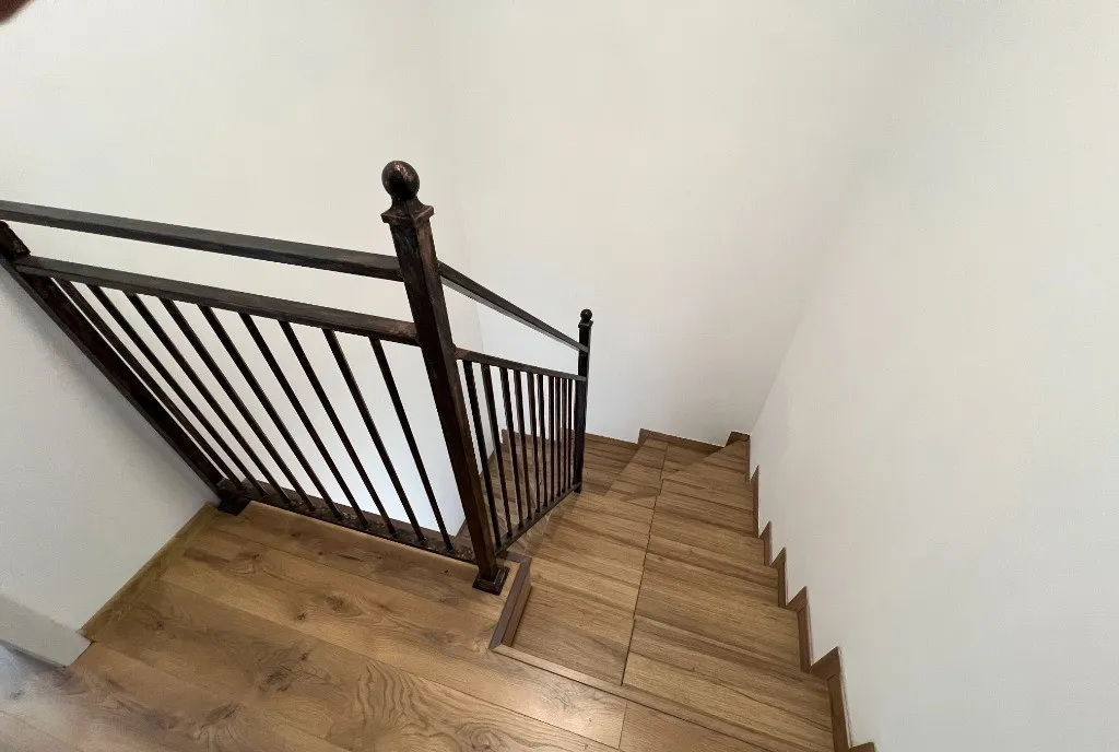 Inchiriez casa 4 camere decomandate tip duplex zona Selimbar