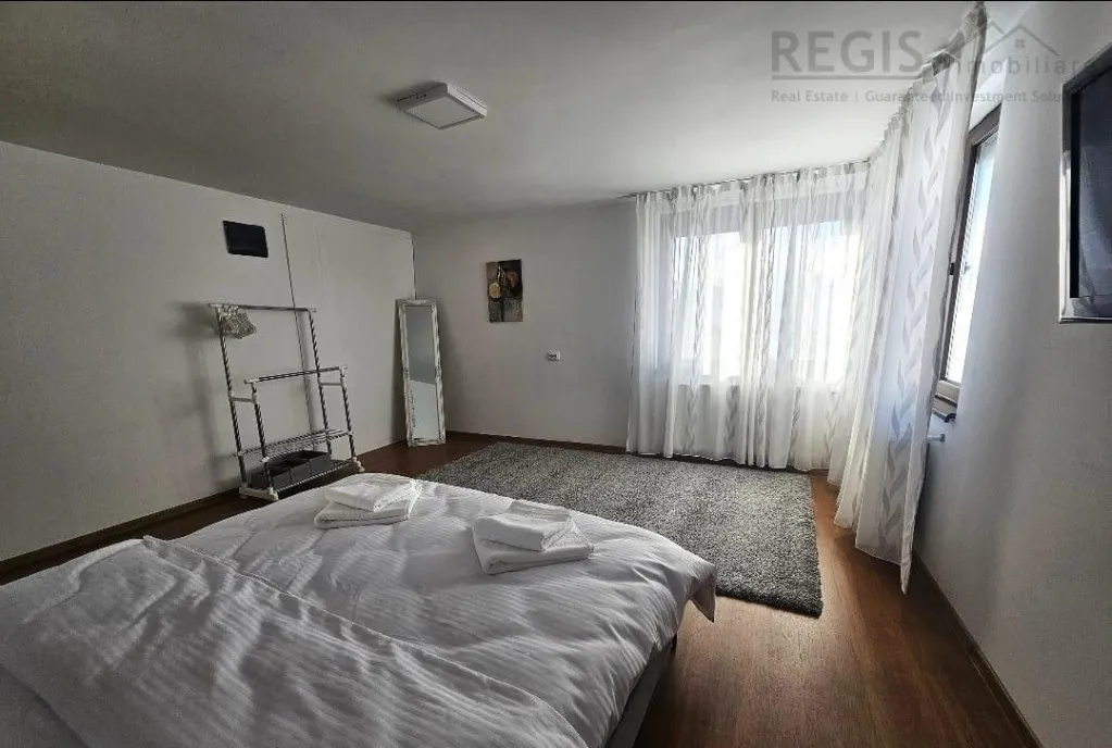 Casa 5 camere de inchiriat in Florilor