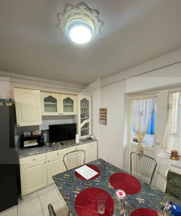 Apartament 4 camere 82 mp zona Lipovei