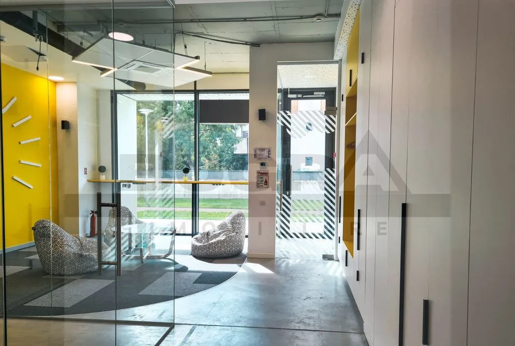 Spatiu pentru birouri Andrei Muresanu 185 mp terasa