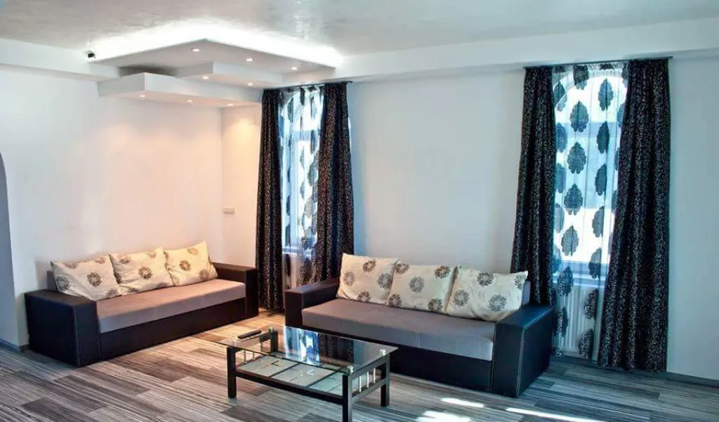 Pensiune cu 10 camere de vanzare in Mamaia Sat zona lidl