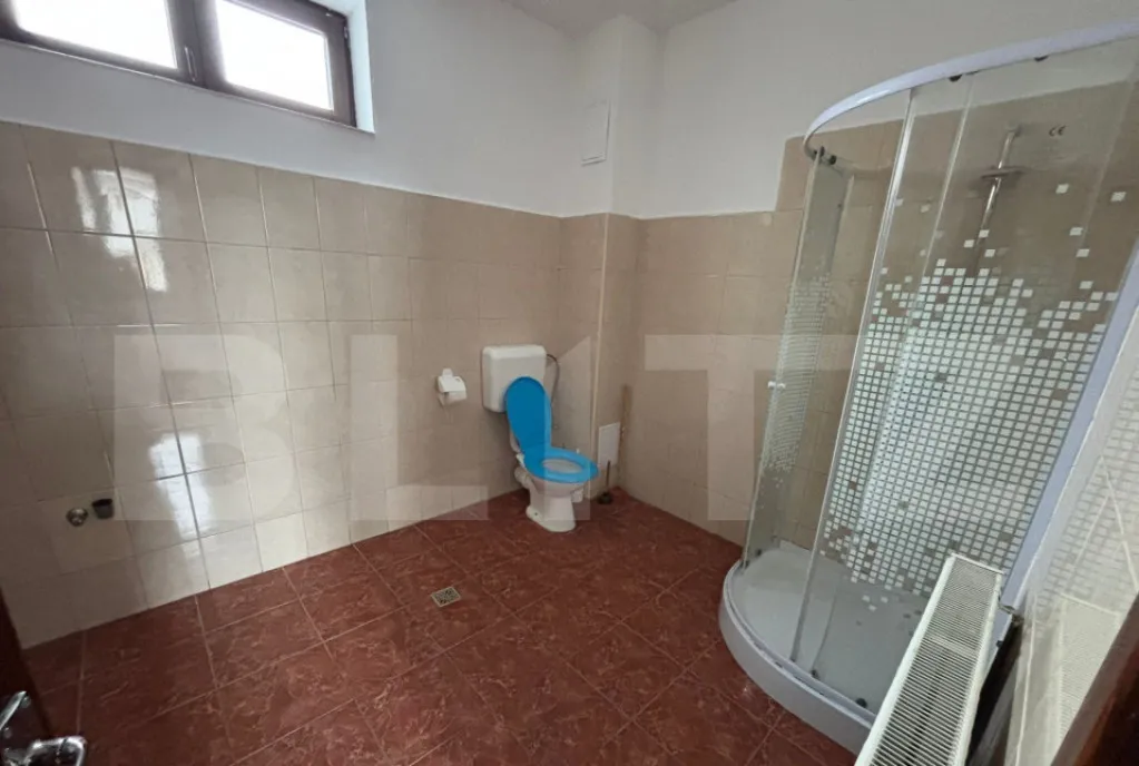 Spatiu de inchiriat 2 camere cu balcon privat Centru Civi