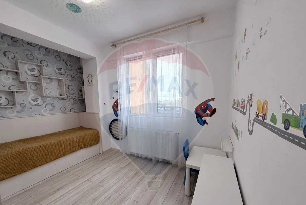 Apartament de vanzare 3 camere living 23 mp Militar