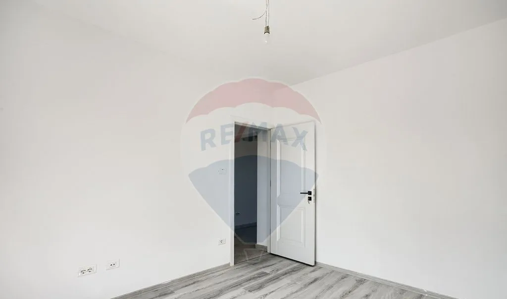 Apartament Nou 3 camere de vanzare zona Gradiste
