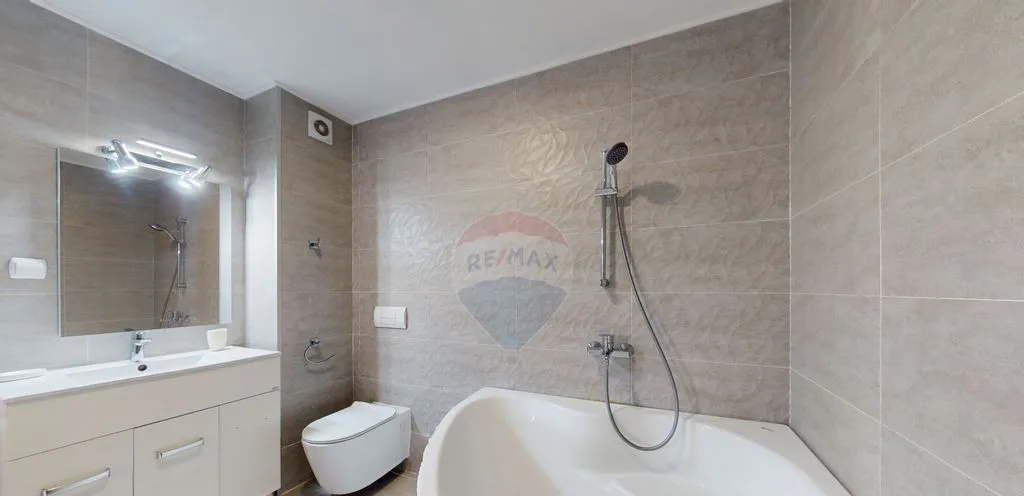 Rasarit peste Bucegi - Apartament spectaculos in Sin