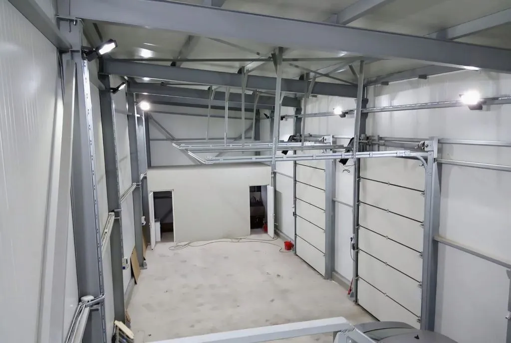 Vanzare hala 200 mp Strada Unirii Galati langa S