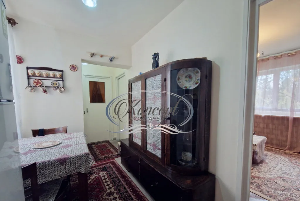 Apartament spatios etaj intermediar zona Academiei de muzi