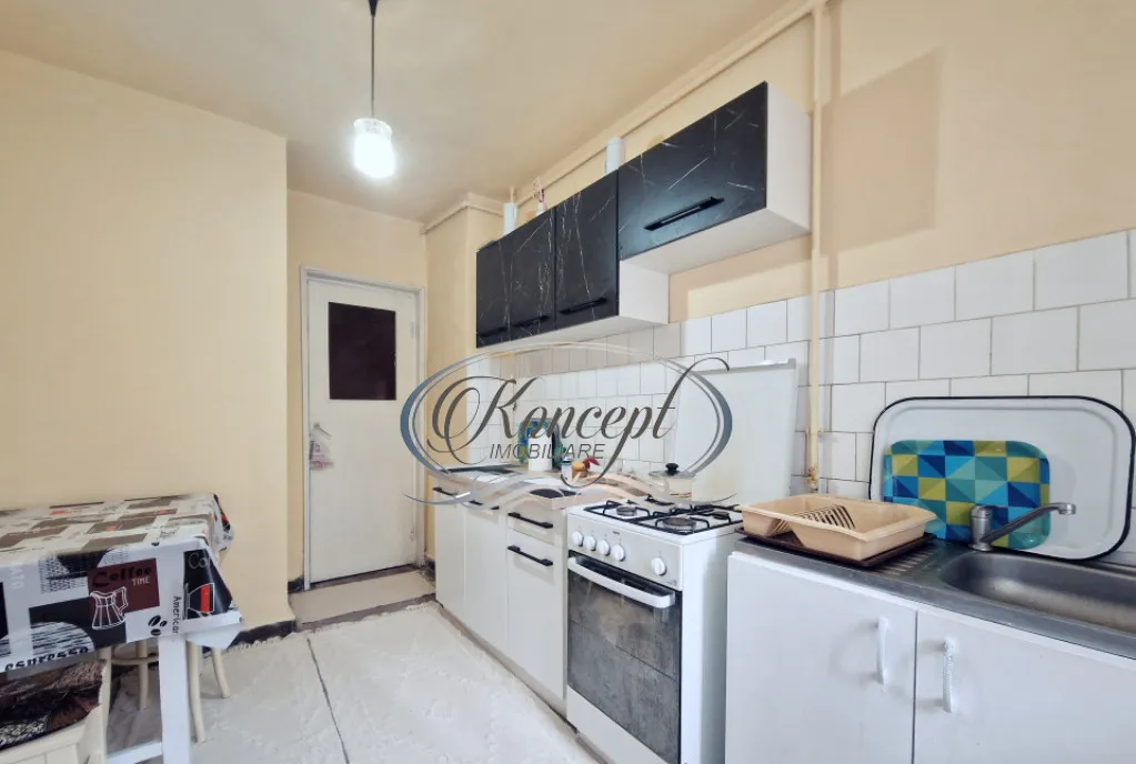 Apartament spatios etaj intermediar zona Academiei de muzi