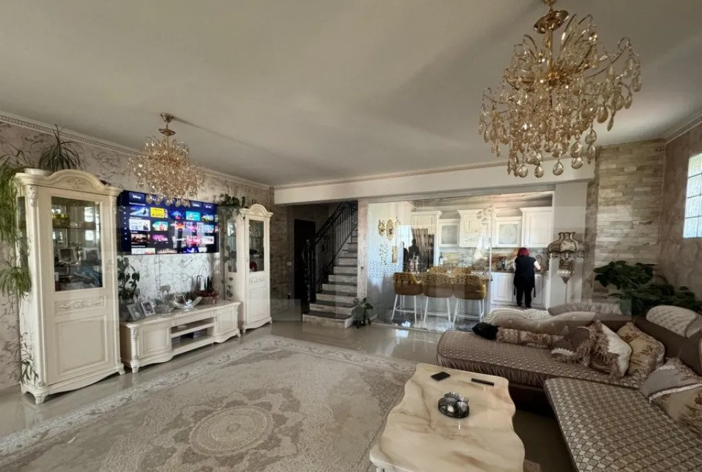 Penthouse 4 camere 177 mp zona centrala Radauti