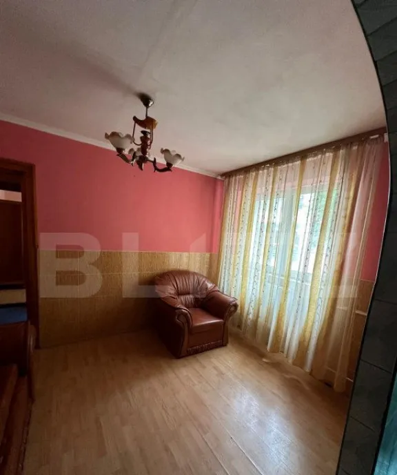 Apartament 4 camere 70 mp etaj 1 zona Hurmuzachi Radauti
