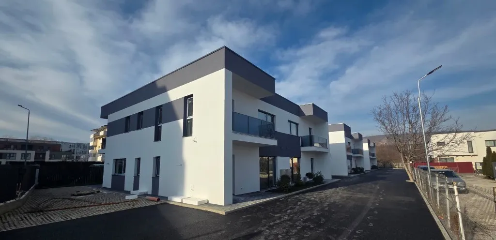 Casa duplex noua 133 mp zona linistita acces rapid Cluj Floresti