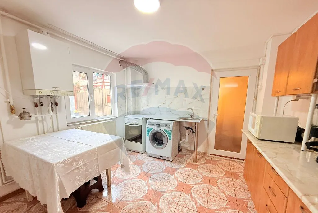 Casa individuala de vanzare 3 camere Soseaua Alex