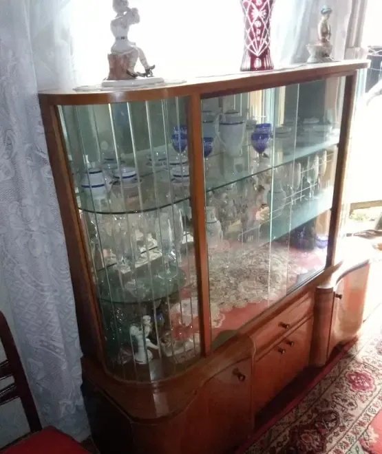 Vitrina pentru expus si depozitat