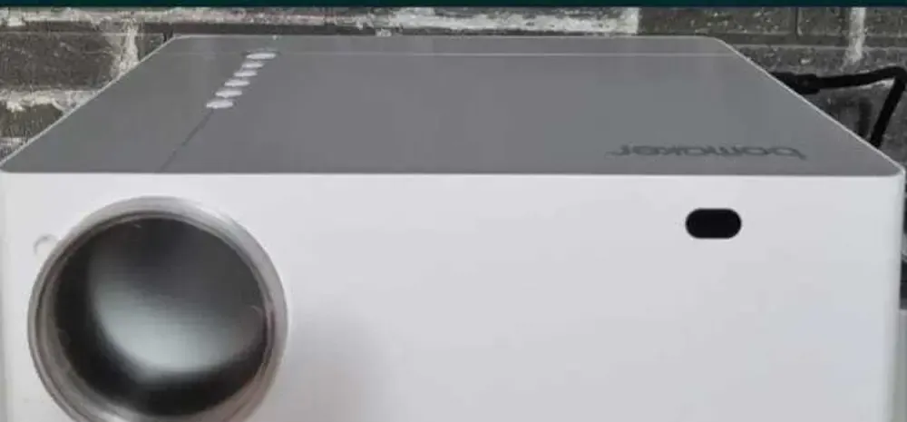 Videoproector led full hd nativ-bomaker parrot1