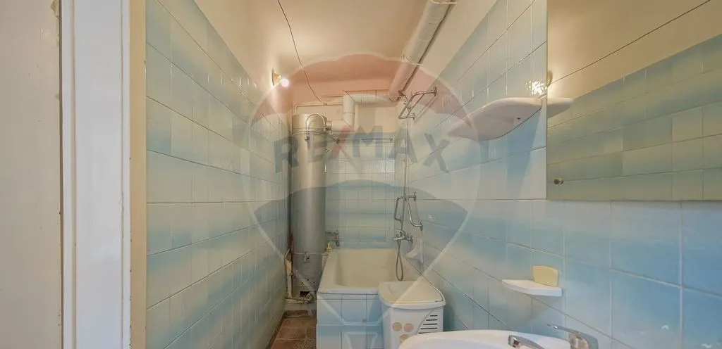 Apartament 3 camere si doua bai Str Republicii Centru