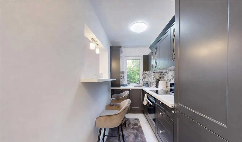 Eleganta si simplitate Centrul Civic renovat etaj 2 des